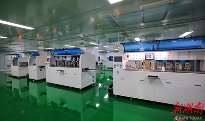 隆回高新區(qū) 優(yōu)化服務(wù)效能，光電企業(yè)60天實(shí)現(xiàn)投產(chǎn)，引領(lǐng)電子產(chǎn)品技術(shù)開(kāi)發(fā)新速度